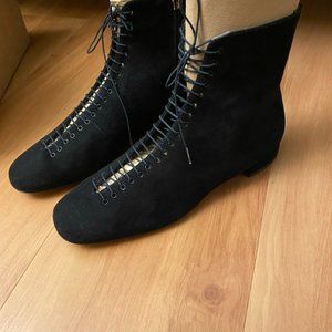 NWT Doên Victoriana Booties